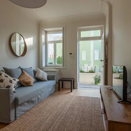 Апартаменты Terrace Camoes *